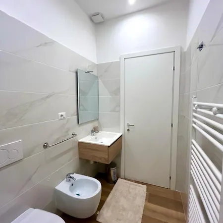 Piano Terra Vicino דירה *